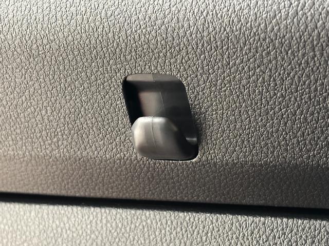 ハイゼットカーゴDXAM.FMチューナー マニュアルエアコン フルフラット荷室 両側スライドドア 電子制御式4WD オーバーヘッドシェルフ ショッピングフック ハロゲンランプ オートライト キーレスエントリー 衝突回避(長野県)の中古車