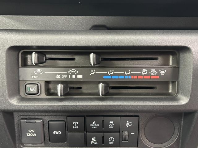 ハイゼットトラックスタンダード　農用スペシャル　５ＭＴ　４ＷＤＭＴ５　ＡＭ．ＦＭチューナー　マニュアルエアコン　ＬＥＤ大型荷台作業　アクセサリーソケット　パートタイム４ＷＤ　ハロゲンランプ　オートライト　板バネ４枚　衝突回避（長野県）の中古車