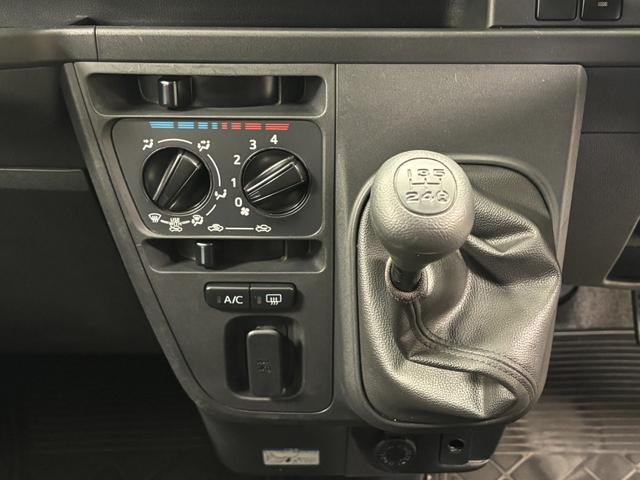 ハイゼットカーゴクルーズターボSAIIIターボ MT5 ETC 純正ナビ Bluetooth フルセグ マニュアルエアコン オーバーヘッドシェルフ フルフラット荷室 パートタイム4WD 電動格納ミラー LED キーレスエントリー 衝突回避(長野県)の中古車