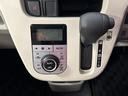 ＣＤチューナー　オートエアコン　運転席側シートヒーター　パワーモード　ハロゲンヘッドランプ　オートライト機能　パンク応急修理キットも搭載　収納付きアームレスト　プッシュスタート　キーフリー　スマアシ（長野県）の中古車