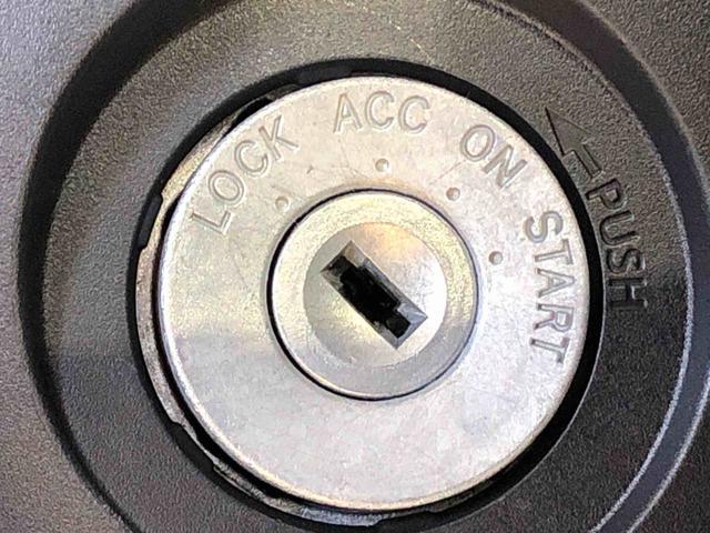 ハイゼットカーゴＤＸ４ＷＤ　ＡＭ／ＦＭラジオ　　マニュアルエアコン　パワーステアリング　パワードアロック　キーレスエントリー　衝突被害軽減システム　横滑り防止機能　アイドリングストップ　オートライト　ＡＢＳ（長野県）の中古車