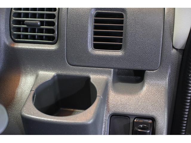 ハイゼットカーゴクルーズ認定中古車　ＡＴ　ＣＤラジオ　マニュアルエアコン　両側スライドドア　電動格納ミラー　ハロゲンヘッドライト　ドアバイザー　リヤワイパー　パワーウインド　パワーステアリング　シガーライター（香川県）の中古車