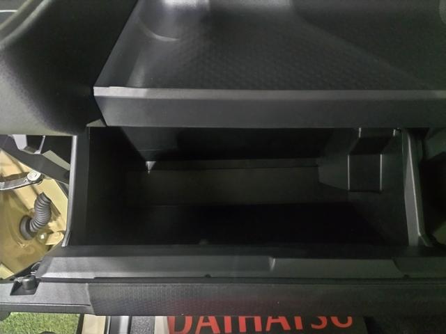 タントファンクロス認定中古車　ＣＶＴ　９インチディスプレイオーディオ　バックカメラ　キーフリーシステム　シートヒーター　ステアリングスイッチ　両側パワースライドドア　助手席側ピラーレス　ＬＥＤヘッドライト（香川県）の中古車