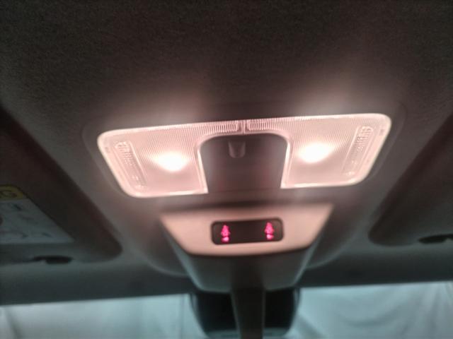 タントファンクロス認定中古車　ＣＶＴ　９インチディスプレイオーディオ　バックカメラ　キーフリーシステム　シートヒーター　ステアリングスイッチ　両側パワースライドドア　助手席側ピラーレス　ＬＥＤヘッドライト（香川県）の中古車