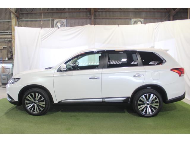 アウトランダー２０Ｇ認定中古車　ＣＶＴ　ナビ　全方位カメラ　ＥＴＣ　キーフリーシステム　ステアリングヒーター　ステアリングスイッチ　ターンシグナル付き電動格納ミラー　ＬＥＤヘッドライト　オートライト　オートエアコン（香川県）の中古車