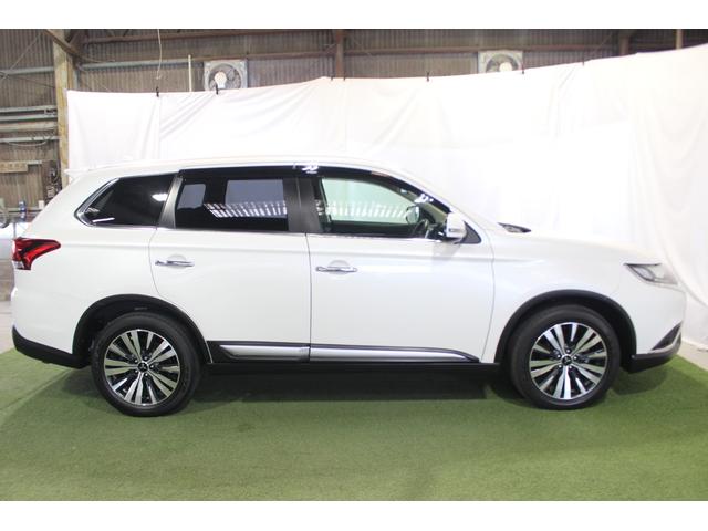 アウトランダー２０Ｇ認定中古車　ＣＶＴ　ナビ　全方位カメラ　ＥＴＣ　キーフリーシステム　ステアリングヒーター　ステアリングスイッチ　ターンシグナル付き電動格納ミラー　ＬＥＤヘッドライト　オートライト　オートエアコン（香川県）の中古車