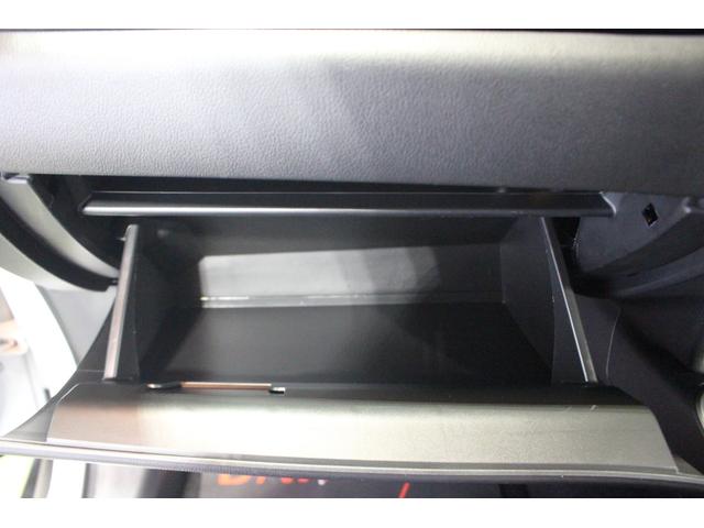 アウトランダー２０Ｇ認定中古車　ＣＶＴ　ナビ　全方位カメラ　ＥＴＣ　キーフリーシステム　ステアリングヒーター　ステアリングスイッチ　ターンシグナル付き電動格納ミラー　ＬＥＤヘッドライト　オートライト　オートエアコン（香川県）の中古車