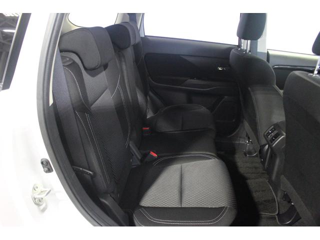 アウトランダー２０Ｇ認定中古車　ＣＶＴ　ナビ　全方位カメラ　ＥＴＣ　キーフリーシステム　ステアリングヒーター　ステアリングスイッチ　ターンシグナル付き電動格納ミラー　ＬＥＤヘッドライト　オートライト　オートエアコン（香川県）の中古車