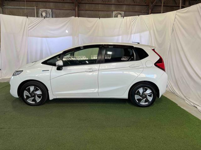 フィットハイブリッドLパッケージナビ ドライブレコーダー ETC バックカメラ キーフリーシステム オートエアコン ステアリングスイッチ(香川県)の中古車