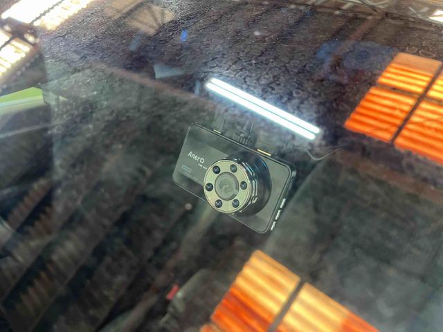 フィットハイブリッドLパッケージナビ ドライブレコーダー ETC バックカメラ キーフリーシステム オートエアコン ステアリングスイッチ(香川県)の中古車