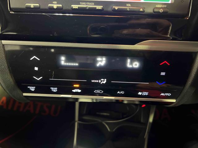 フィットハイブリッドLパッケージナビ ドライブレコーダー ETC バックカメラ キーフリーシステム オートエアコン ステアリングスイッチ(香川県)の中古車