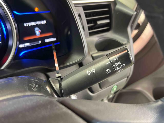 フィットハイブリッドLパッケージナビ ドライブレコーダー ETC バックカメラ キーフリーシステム オートエアコン ステアリングスイッチ(香川県)の中古車