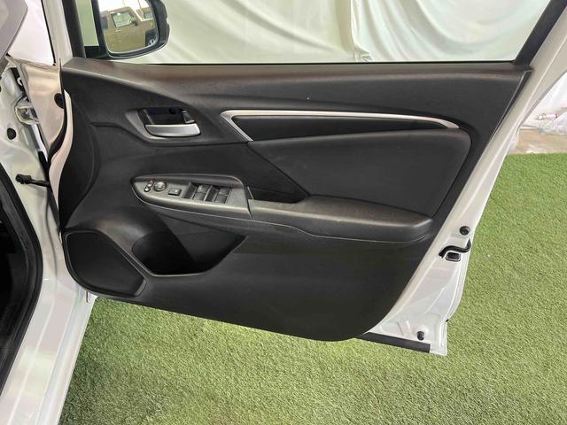 フィットハイブリッドLパッケージナビ ドライブレコーダー ETC バックカメラ キーフリーシステム オートエアコン ステアリングスイッチ(香川県)の中古車