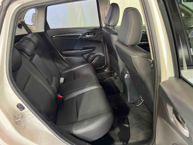 フィットハイブリッドLパッケージナビ ドライブレコーダー ETC バックカメラ キーフリーシステム オートエアコン ステアリングスイッチ(香川県)の中古車