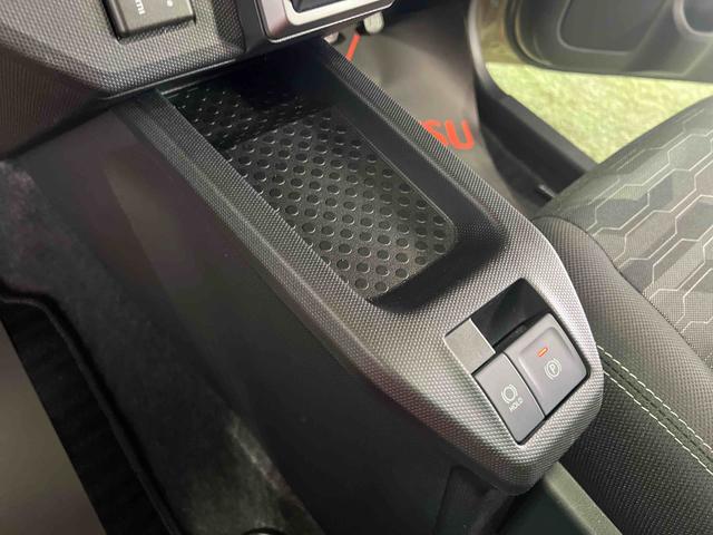 タフトＧ　クロムベンチャーディスプレイオーディオ　ＴＶ　バックカメラ　シートヒーター　キーフリーシステム　ステアリングスイッチ　オートエアコン　電動格納ミラー　認定中古車　ＣＶＴ　６６０（香川県）の中古車