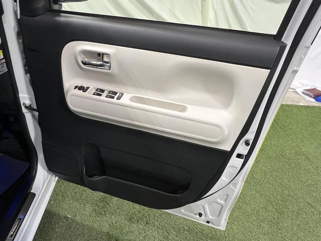 ムーヴキャンバスストライプスＧターボナビ　ドライブレコーダー　バックカメラ　ホッとカップホルダー　ステアリングスイッチ　両側パワースライドドア　キーフリーシステム　認定中古車　ＣＶＴ　６６０（香川県）の中古車