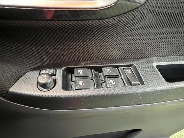 ムーヴカスタム　Ｘリミテッド　ＳＡIIIナビ　バックカメラ　ドライブレコーダー　ステアリングスイッチ　キーフリーシステム　オートエアコン　コーナーセンサー　認定中古車　ＣＶＴ　６６０（香川県）の中古車