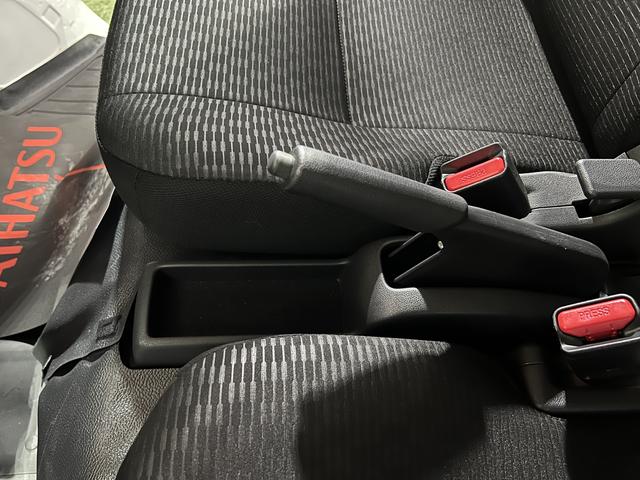 ハイゼットカーゴＤＸラジオ　キーレス　エアコン　取扱説明書　保証書　認定中古車　ＣＶＴ　６６０（香川県）の中古車