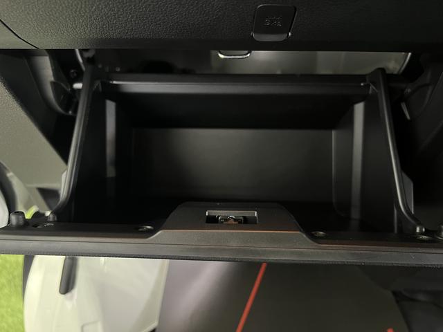 ハイゼットカーゴＤＸ純正ラジオ　キーレス　オートライト　エアコン　パワステ　取扱説明書　認定中古車　ＣＶＴ　６６０（香川県）の中古車