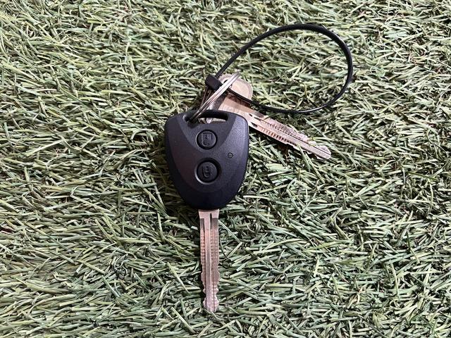 ハイゼットカーゴＤＸ純正ラジオ　キーレス　オートライト　エアコン　パワステ　取扱説明書　認定中古車　ＣＶＴ　６６０（香川県）の中古車