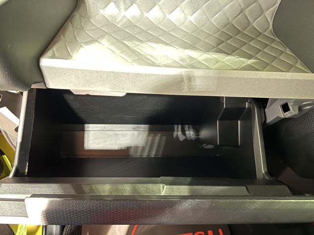 タントＸセレクションナビ　バックカメラ　ＴＶ　ラジオ　シートヒーター　キーフリー　ピラーレス　サンシェード　シートテーブル　パワースライドドア　認定中古車　ＣＶＴ　６６０（香川県）の中古車