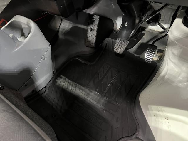 ミニキャブトラックＶＸ−ＳＥパートタイム４ＷＤ　取扱説明書　保証書　　認定中古車　ＡＴ　６６０（香川県）の中古車