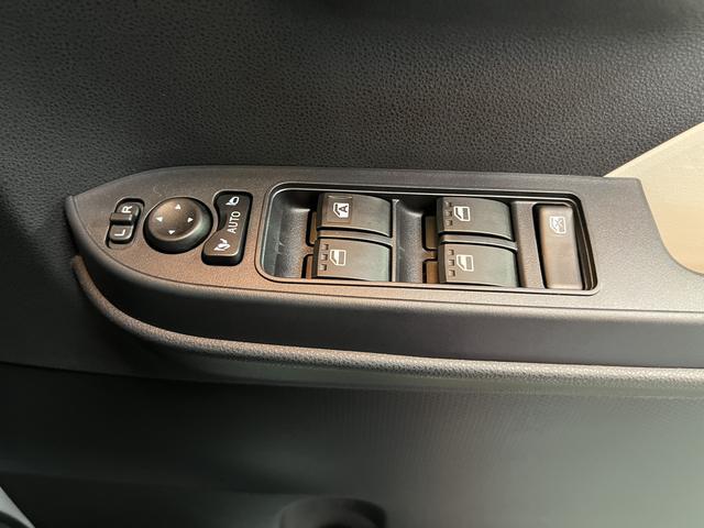 タントXシートヒーター キーフリー ステアリングスイッチ サンシェード シートテーブル 助手席側ピラーレス 認定中古車 CVT 660(香川県)の中古車