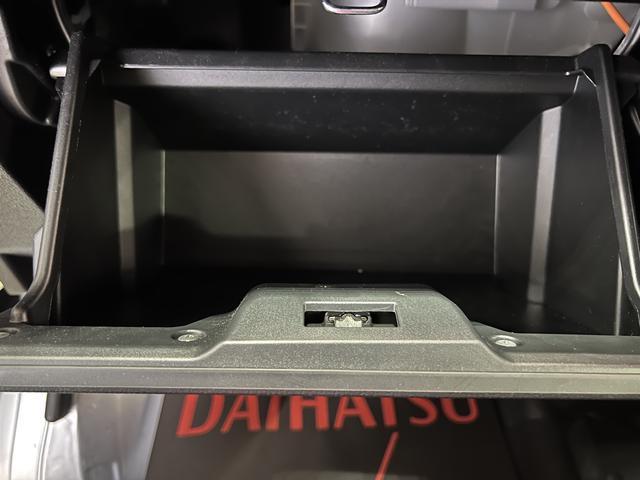 ハイゼットカーゴデラックスキーレス オートライト 取扱説明書 保証書 認定中古車 CVT 660(香川県)の中古車