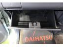 認定中古車　純正ＣＤオーディオ　キーフリーシステム　マニュアルエアコン　ハロゲンヘッドライト　純正アルミホイール　ドアミラーウインカー　アイドリングストップ　ドアバイザー（香川県）の中古車