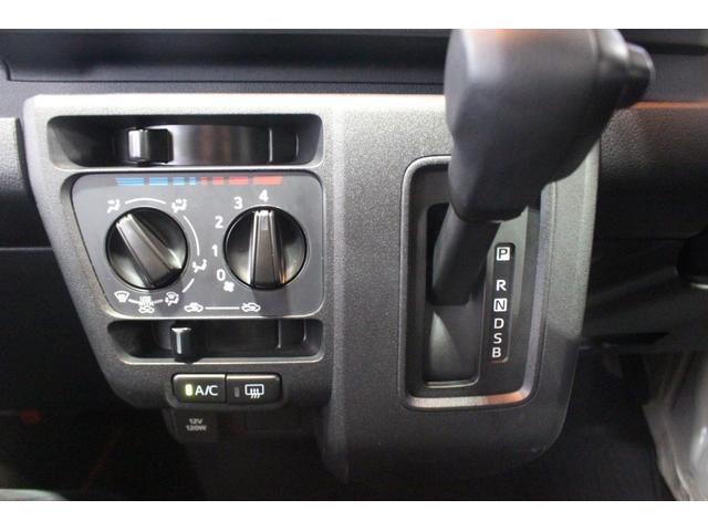 ハイゼットカーゴＤＸ認定中古車　ＣＶＴ　ラジオ　マニュアルエアコン　オートライト　キーレスエントリー　両側スライドドア　スマートアシスト　ハロゲンヘッドライト　パワーウインドウ　アイドリングストップ　パネルシフト（香川県）の中古車