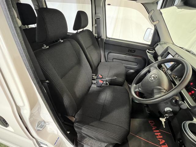 ハイゼットカーゴクルーズターボＳＡIIIＤ−クラフトくつろぎシート仕様　車中泊　純正ナビ　ＴＶ　Ｂｌｕｅｔｏｏｔｈ　ドラレコ　バックカメラ　キーレス　認定中古車　ＣＶＴ　６６０（香川県）の中古車
