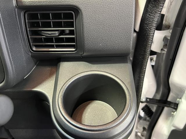 ハイゼットカーゴクルーズターボＳＡIIIＤ−クラフトくつろぎシート仕様　車中泊　純正ナビ　ＴＶ　Ｂｌｕｅｔｏｏｔｈ　ドラレコ　バックカメラ　キーレス　認定中古車　ＣＶＴ　６６０（香川県）の中古車