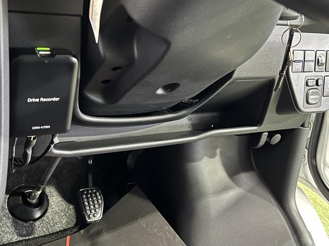 ハイゼットカーゴクルーズターボＳＡIIIＤ−クラフトくつろぎシート仕様　車中泊　純正ナビ　ＴＶ　Ｂｌｕｅｔｏｏｔｈ　ドラレコ　バックカメラ　キーレス　認定中古車　ＣＶＴ　６６０（香川県）の中古車
