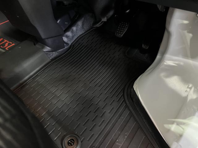ハイゼットカーゴＤＸキーレス　オートライト　取扱説明書　保証書　認定中古車　ＣＶＴ　６６０（香川県）の中古車