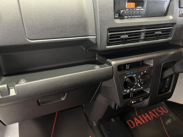 ハイゼットカーゴＤＸキーレス　オートライト　取扱説明書　保証書　認定中古車　ＣＶＴ　６６０（香川県）の中古車