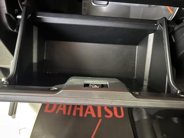 ハイゼットカーゴデラックスキーレス　オートライト　取扱説明書　保証書　認定中古車　ＣＶＴ　６６０（香川県）の中古車