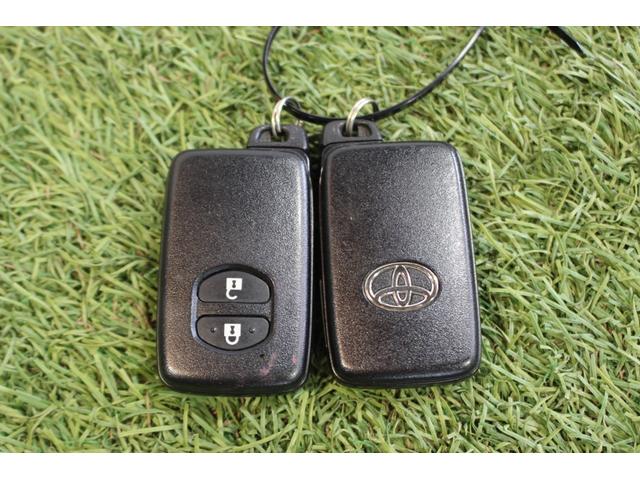 ヴィッツジュエラ認定中古車　ＣＶＴ　ナビ　ドライブレコーダー　オートエアコン　キーフリーシステム　衝突回避サポート　バックモニター　電動格納ミラー　ハロゲンヘッドライト　ステアリングスイッチ　パワーステアリング（香川県）の中古車