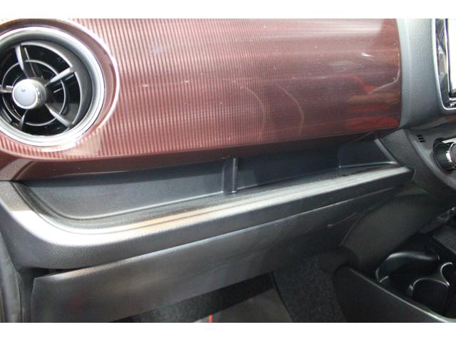 ヴィッツジュエラ認定中古車　ＣＶＴ　ナビ　ドライブレコーダー　オートエアコン　キーフリーシステム　衝突回避サポート　バックモニター　電動格納ミラー　ハロゲンヘッドライト　ステアリングスイッチ　パワーステアリング（香川県）の中古車