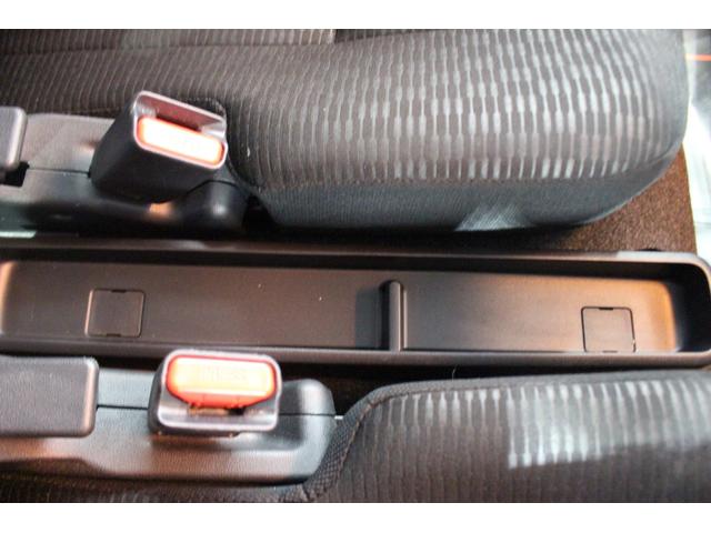 ハイゼットカーゴクルーズ認定中古車　ＣＶＴ　キーフリーシステム　マニュアルエアコン　オートライト　両側スライドドア　スマートアシスト　電動格納ミラー　ドアバイザー　ハロゲンヘッドライト　パワーウィンドウ　パネルシフト（香川県）の中古車