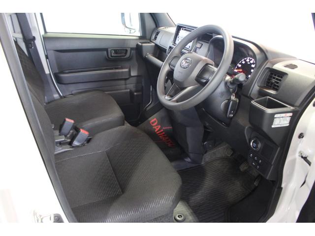 ハイゼットカーゴクルーズターボ認定中古車　ＣＶＴ　４ＷＤ　ＣＤラジオ　キーフリーシステム　オートライト　ＬＥＤヘッドライト　マニュアルエアコン　セキュリティーアラーム　電動格納ミラー　ドアバイザー　パワーウインドウ（香川県）の中古車