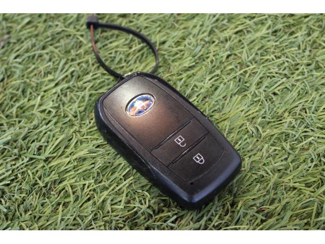 ヤリスハイブリッドＺ認定中古車　ＣＶＴ　ナビ　バックモニター　ドライブレコーダー　ＥＴＣ　キーフリーシステム　シートヒーター　オートエアコン　ステアリングスイッチ　ＬＥＤヘッドライト　オートライト　電動格納ミラー（香川県）の中古車