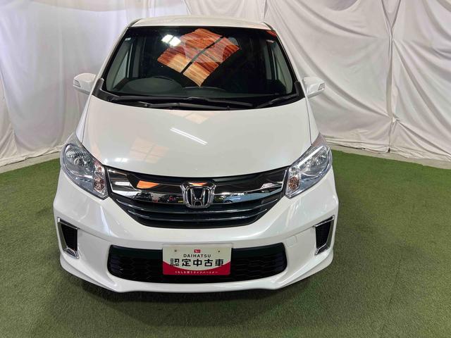 フリードハイブリッドジャストセレクション認定中古車　ＣＶＴ　ナビ　バックカメラ　　ＥＴＣ　キーフリーシステム　オートエアコン　ステアリングスイッチ　両側パワースライドドア（香川県）の中古車