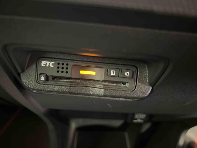 フリードハイブリッドジャストセレクション認定中古車　ＣＶＴ　ナビ　バックカメラ　　ＥＴＣ　キーフリーシステム　オートエアコン　ステアリングスイッチ　両側パワースライドドア（香川県）の中古車