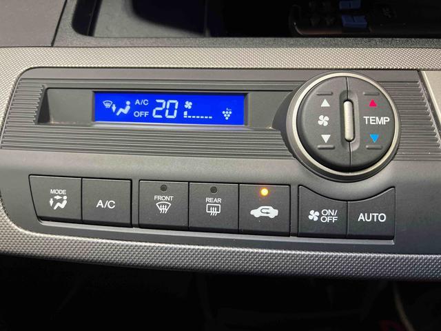 フリードハイブリッドジャストセレクション認定中古車　ＣＶＴ　ナビ　バックカメラ　　ＥＴＣ　キーフリーシステム　オートエアコン　ステアリングスイッチ　両側パワースライドドア（香川県）の中古車