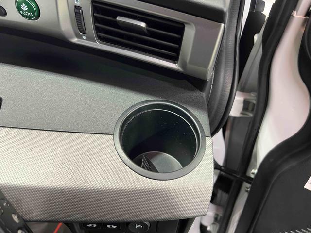 フリードハイブリッドジャストセレクション認定中古車　ＣＶＴ　ナビ　バックカメラ　　ＥＴＣ　キーフリーシステム　オートエアコン　ステアリングスイッチ　両側パワースライドドア（香川県）の中古車