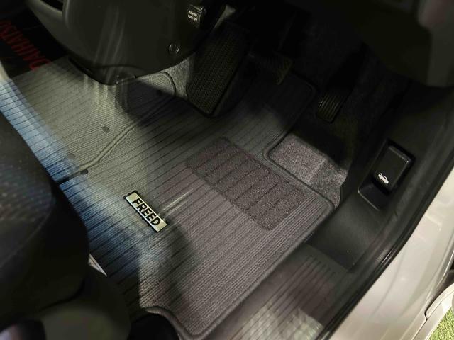 フリードハイブリッドジャストセレクション認定中古車　ＣＶＴ　ナビ　バックカメラ　　ＥＴＣ　キーフリーシステム　オートエアコン　ステアリングスイッチ　両側パワースライドドア（香川県）の中古車