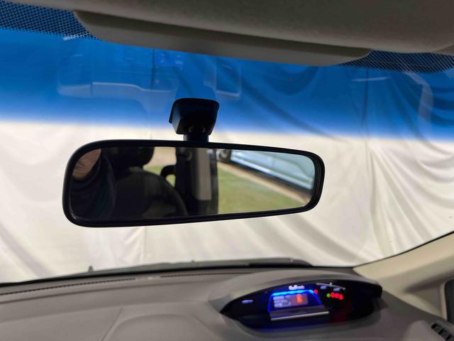 フリードハイブリッドジャストセレクション認定中古車　ＣＶＴ　ナビ　バックカメラ　　ＥＴＣ　キーフリーシステム　オートエアコン　ステアリングスイッチ　両側パワースライドドア（香川県）の中古車