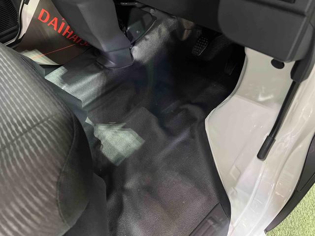 ハイゼットカーゴＤＸオートライト　キーレスエントリー　スマートアシスト　アイドリングストップ　マニュアルエアコン　認定中古車　ＣＶＴ　６６０（香川県）の中古車