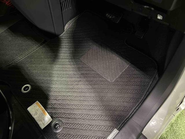 トールカスタムＧ純正ナビ　バックカメラ　キーフリーシステム　ステアリングスイッチ　電動格納ミラー　オートエアコン　両側パワースライドドア　認定中古車　ＣＶＴ　６６０（香川県）の中古車