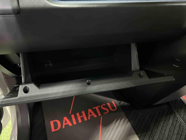 トールカスタムＧ純正ナビ　バックカメラ　キーフリーシステム　ステアリングスイッチ　電動格納ミラー　オートエアコン　両側パワースライドドア　認定中古車　ＣＶＴ　６６０（香川県）の中古車